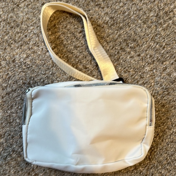 Waist Bag/ Shoulder Bag / Messenger Bag - Picture 7 of 8